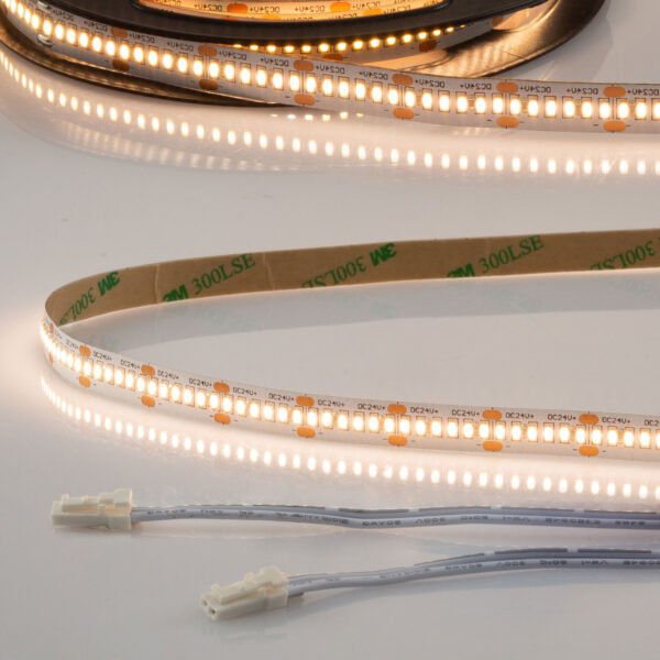 ISOLED 114514 LED CRI930 MiniAMP Flexband, 24V DC, 6W, IP20, 3000K, 120cm, beids. 30cm Kabel + maleAMP, 300 LED/m