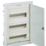 LEGRAND 001433 Unterputz Kleinverteiler 3-reihig 36+6TE mit Metalltür, Signalweiß, IP30 001433 EKINOXE Verpackungseinheit:1ST