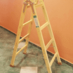 ALVA HDL 4SP Holz Doppelleiter mit 4 Sprossen ÖNORM EN 131-1,-2,-3,  Höhe 136,5 cm  Verpackungseinheit:1ST