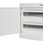 BK080052-- UP-Wohnungsverteiler 2-reihig, 24TE, IP40, weiße Tür<br><u>Verkaufseinheit: 1Stk</u>