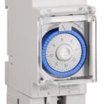 BZH11261-- Analoge Schaltuhr 2TE, mit Gangreserve<br><u>Verkaufseinheit: 1Stk</u>