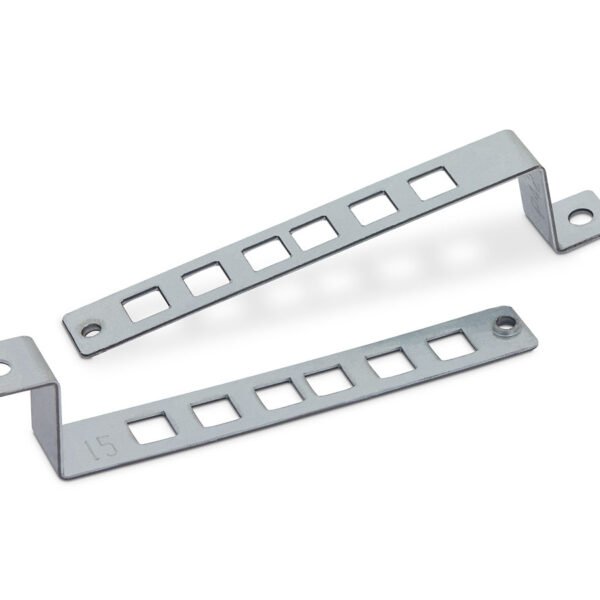 DSSPDU021- Netzleisten-Halterung vertikal für 600 und 800mm breite DSS-<br><u>Verkaufseinheit: 1VE</u>