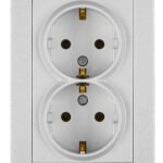 EV121313-- Doppelsteckdose, Schraubklemmen, Silber<br><u>Verkaufseinheit: 1Stk</u>