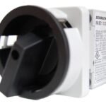 IN8E1334-- Hauptschalter 3-polig, Fronteinbau 4-Lochbef. 32A, 12,5kW<br><u>Verkaufseinheit: 1Stk</u>