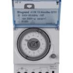 LEGRAND 412813 MicroRex QT31, analoge Tageszeitschaltuh r mit Gangreserve,230V50/60Hz,1Kanal,3TE  Verpackungseinheit:1ST