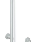 HEWI 801.22.110 33 HEWI Winkelgriff der Serie 801, Polyamid, waagerechte Länge 400 mm, senkrechte Länge 900 mm, D: 33 mm, links- und rechts montierbar, in HEWI Farbe 33 (Rubinrot)  Verpackungseinheit:1ST